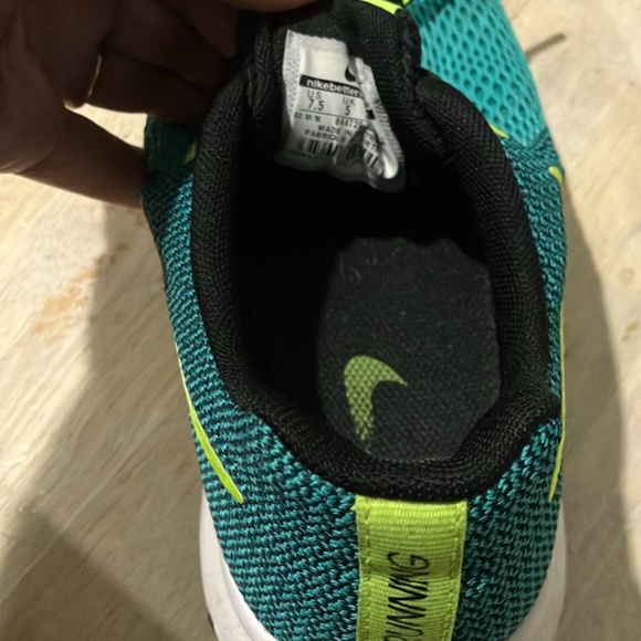 Nike women’s flex experience run - Picture 3 of 6